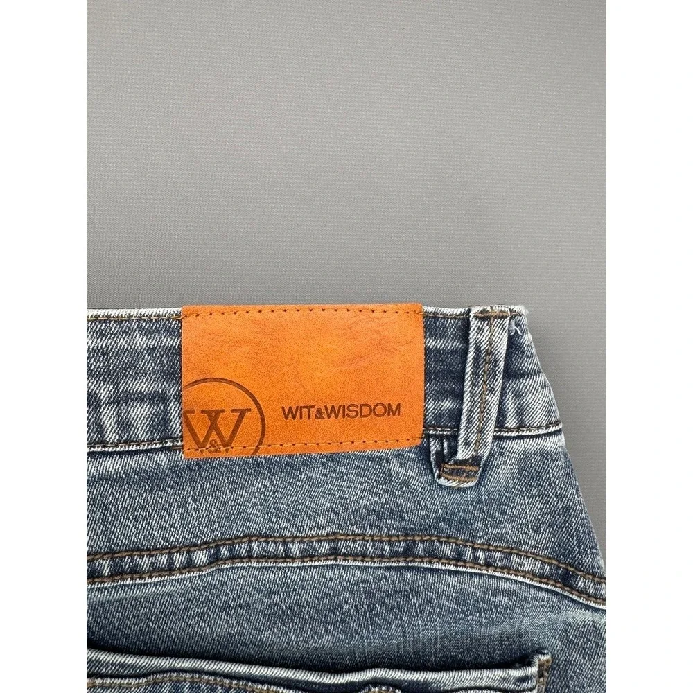Wit & Wisdom‎ Skyrise Round Up Seamed Wider Leg Jeans Mid Blue Artisinal Size 4